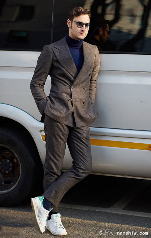 �W�������_�� ���Ԏ���չʾ�e������