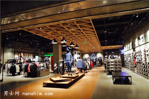 �����׼Ұ����_˹���\�ӕr��Ʒ���w�ꡱ�h�󘷵̸��_Ļ