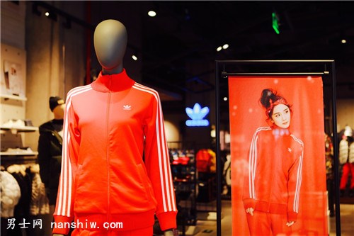 �����׼Ұ����_˹���\�ӕr��Ʒ���w�ꡱ�h�󘷵̸��_Ļ