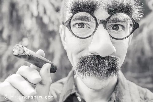 �Q���ڿ����R�ǁ�����������Ʒζ�ĵ�һ��