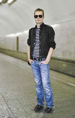 ���Ķ��_˹���^���� ��չ�����L(f��ng)��