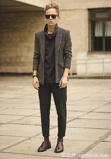 �͹�Ӣ���L��VS����ԭ���L��