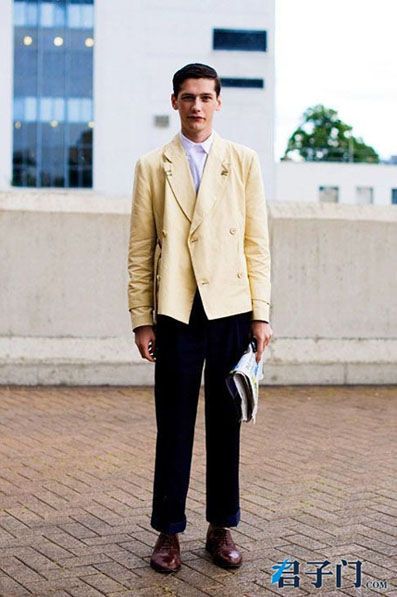 һ���׃�W������ Holdס����