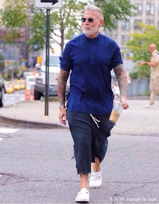 �����ĕr�󡿕r�н���r������56�q���r����ˡ���˹��