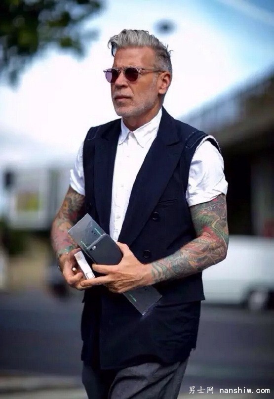 �����ĕr�󡿕r�н���r������56�q���r����ˡ���˹��