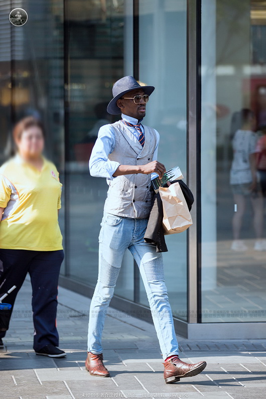 ����6�½��ĵ�һ�ڣ��ڱ����ĕr(sh��)������