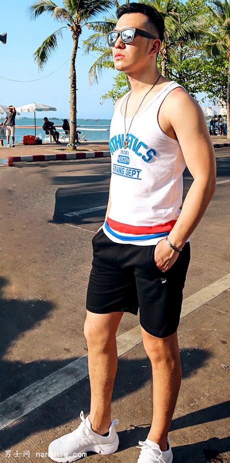 ײɫ���걳�Ĵ���