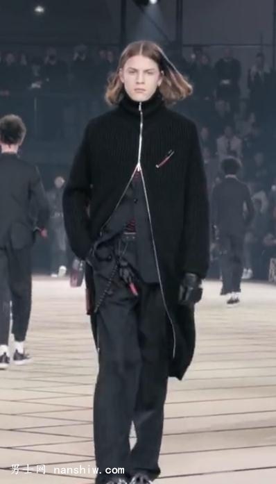 ��� | Dior �ϊW���b2017-18�����r�b��