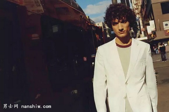 ��ɫ���A �C ���R��2017�괺�����bϵ��