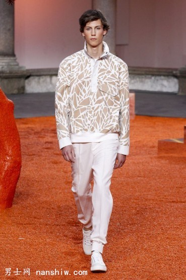 ���(ch��ng)| Ermenegildo Zegna���၆2018���ĕr(sh��)�b��