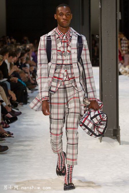 ���| ���m���b��Moncler Gamme Bleu2018�������b��