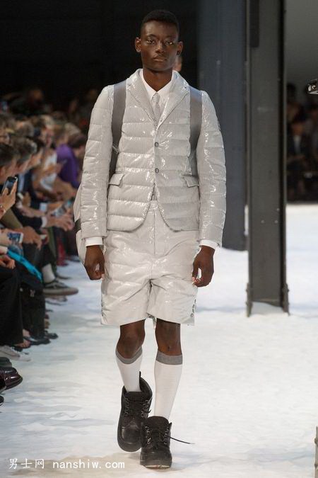 ���| ���m���b��Moncler Gamme Bleu2018�������b��