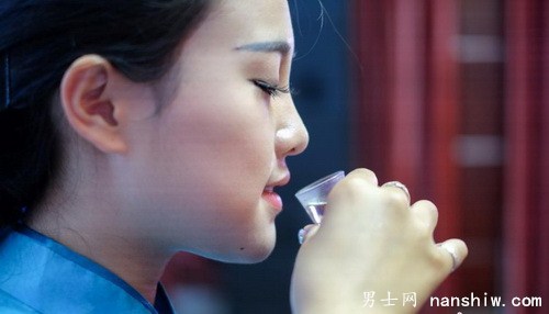 ���Ʒ�׾����׾����Ͷ�����Щ���(l��i)��