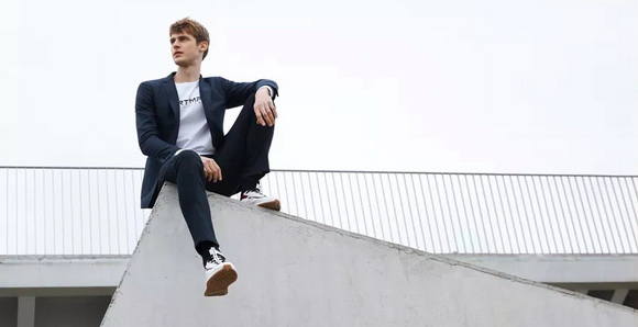 �����R��˹| ��Ƭ�װl(f��)���_��19�������L(f��ng)��