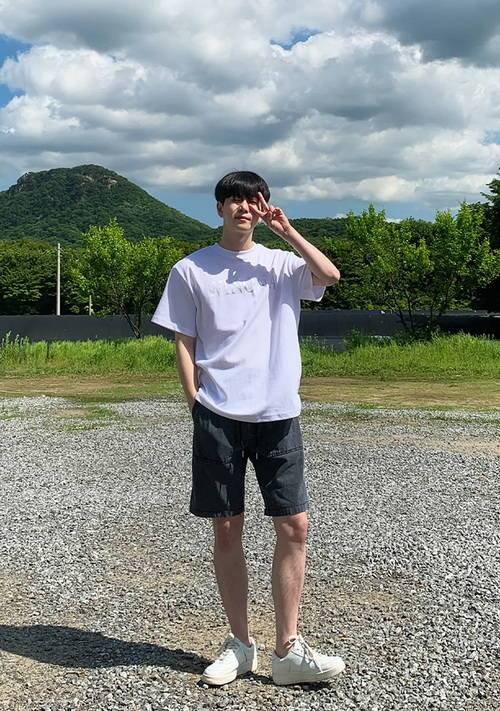 ��ɫ����T��+�{ɫ���bţ�ж�ѝ����������Ƀ�����